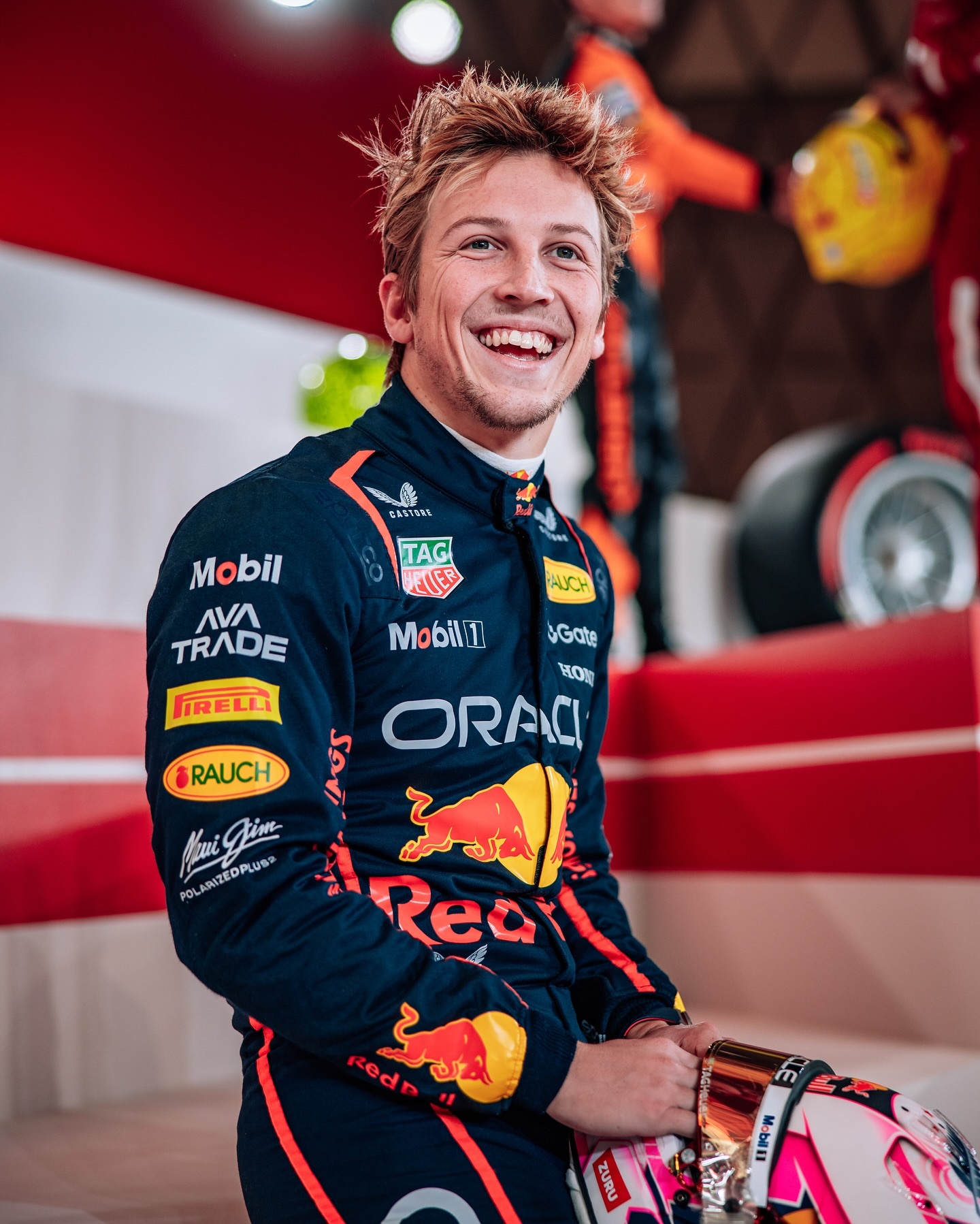 爱游戏tv-红牛车队横扫雷诺车队，诺里斯统治全场