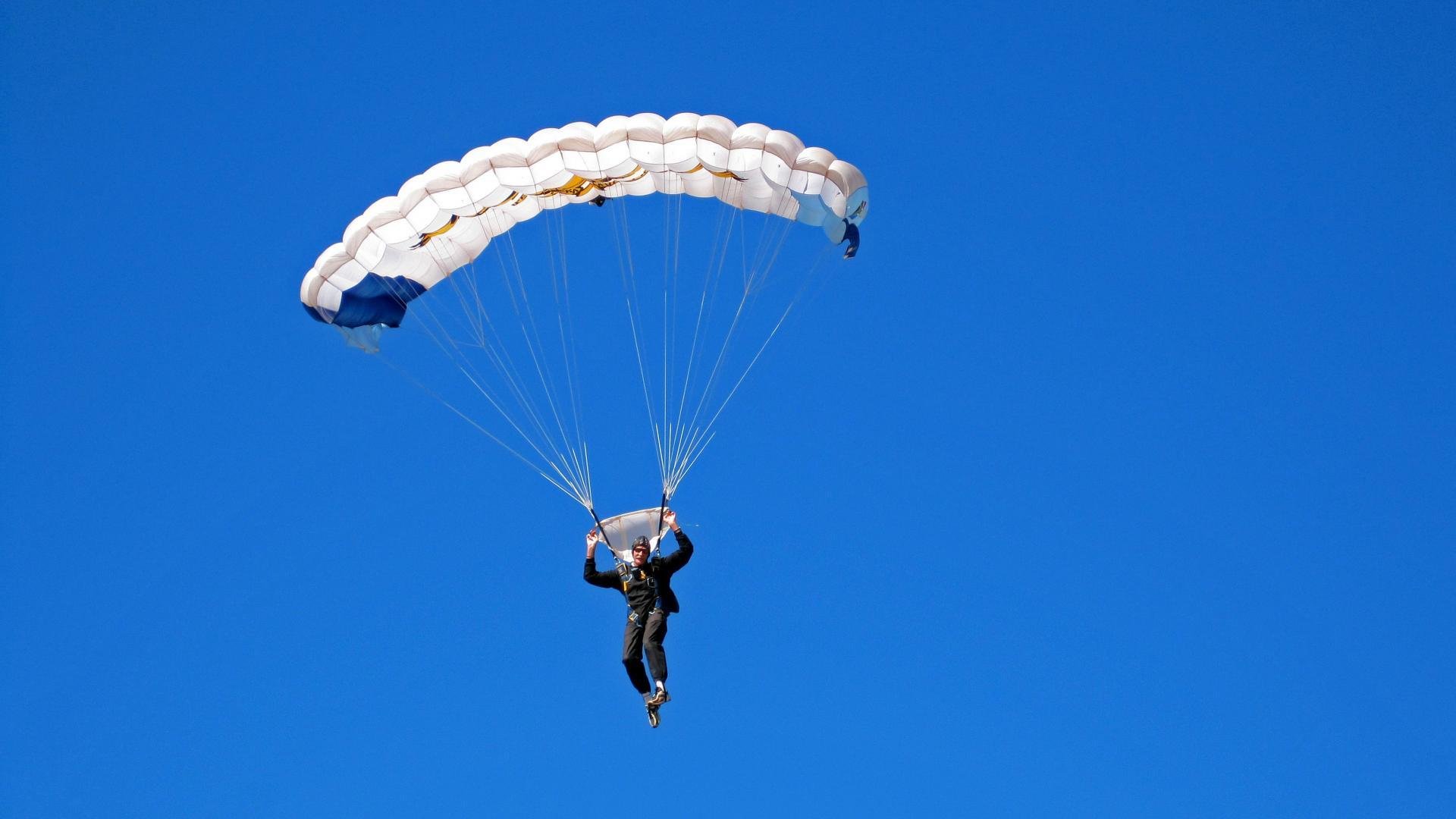 爱游戏大厅-年度焦点之战，几内亚鏖战牙买加，一场被世界遗忘的尊严之战